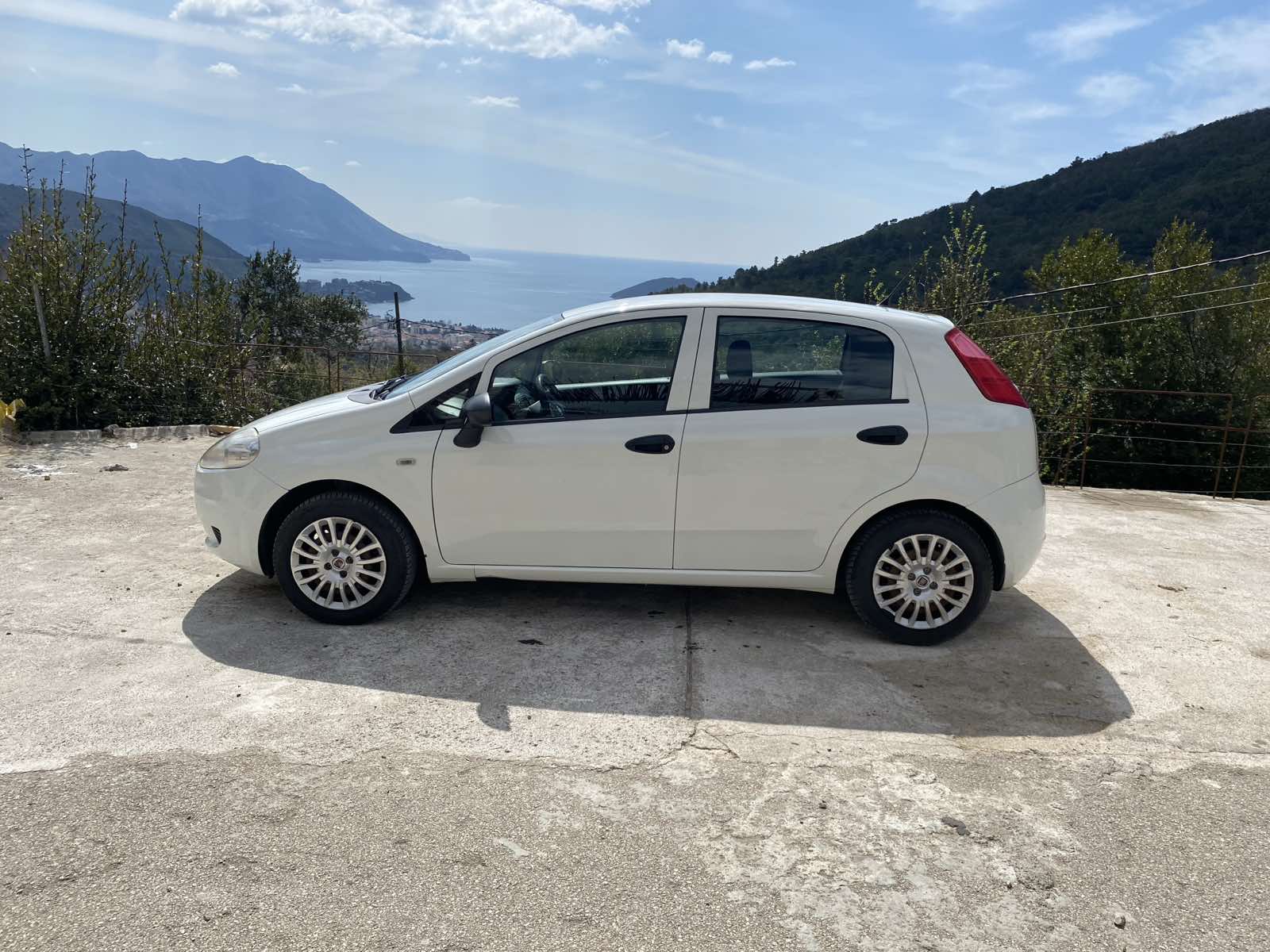 rent a car budva Fiat Punto