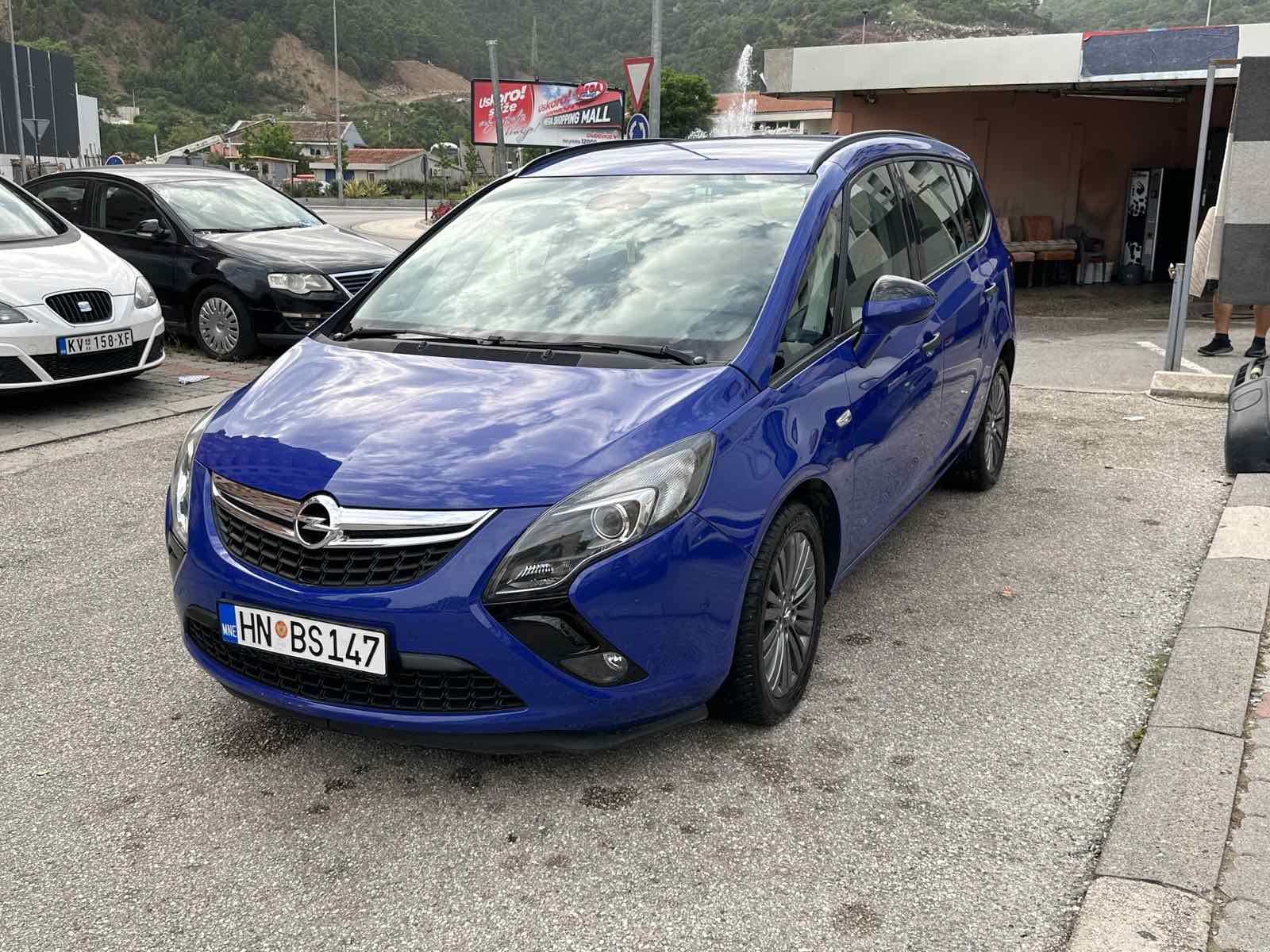 rent a car budva Opel Zafira